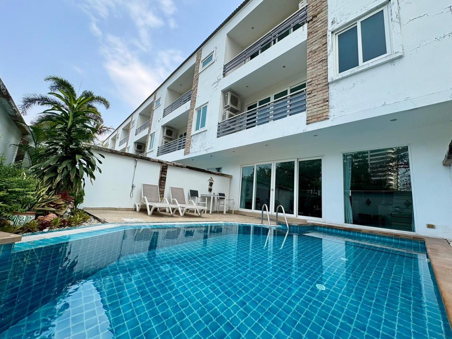Hidden Palm Pool Villas Pattaya Exteriör bild
