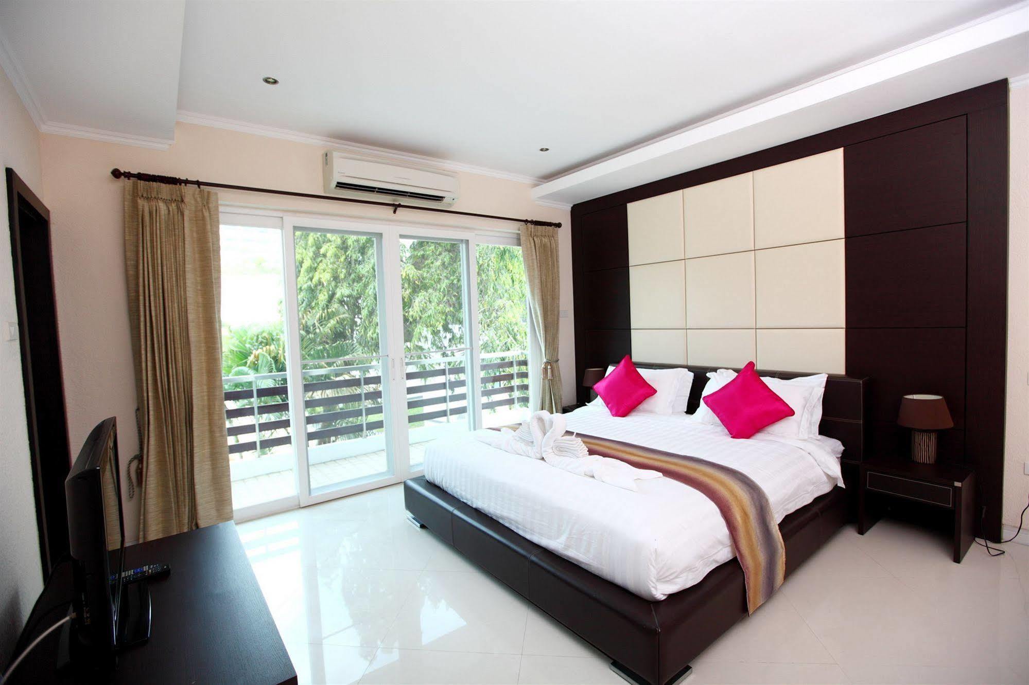 Hidden Palm Pool Villas Pattaya Exteriör bild