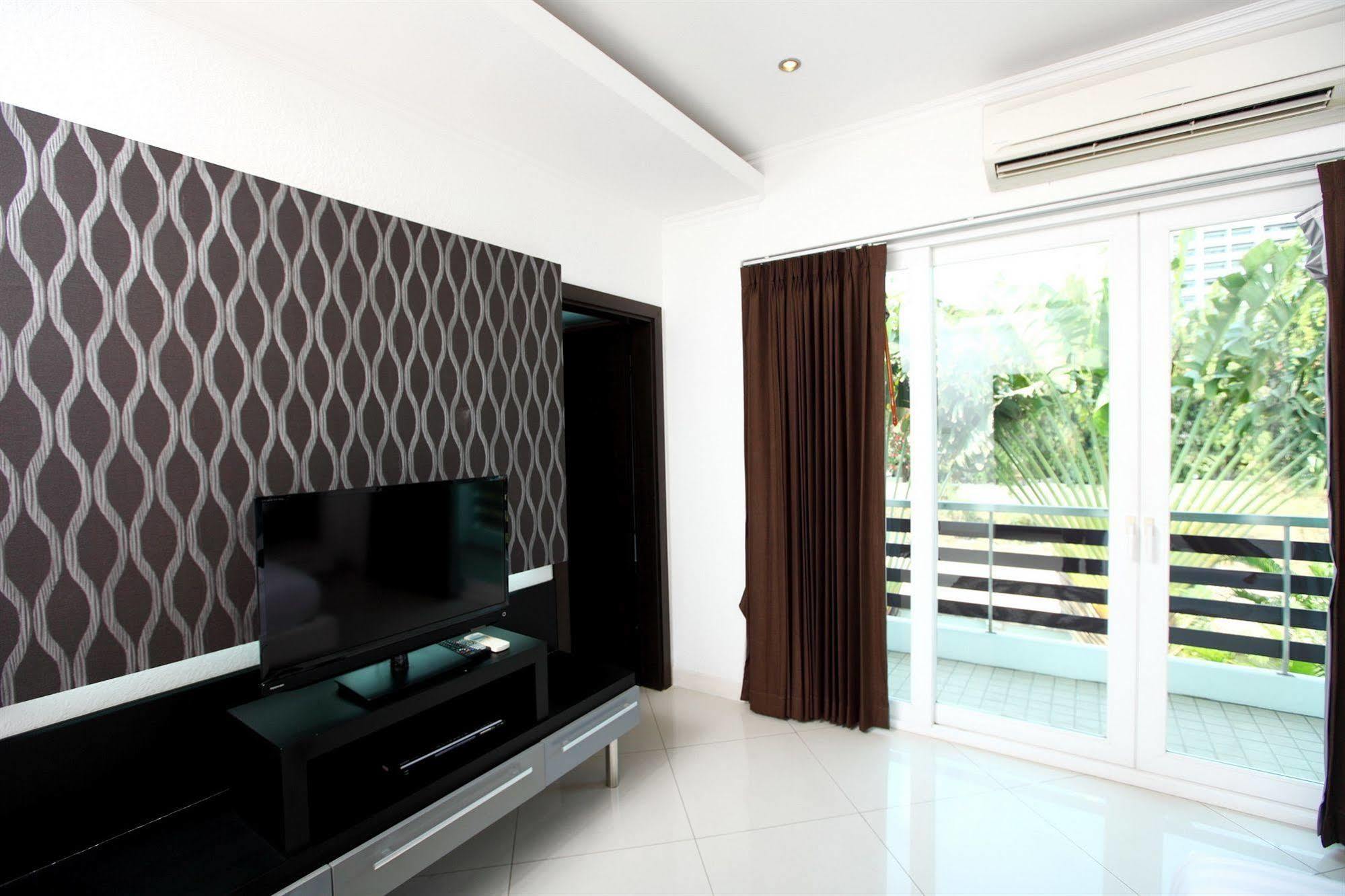 Hidden Palm Pool Villas Pattaya Exteriör bild